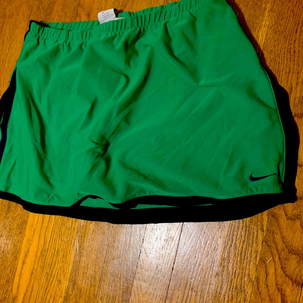 Green Nike Border Skirt size Medium with spandex